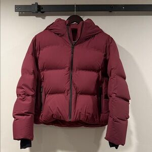 Aritzia Super Puff2O Shorty Spiced Burgundy S